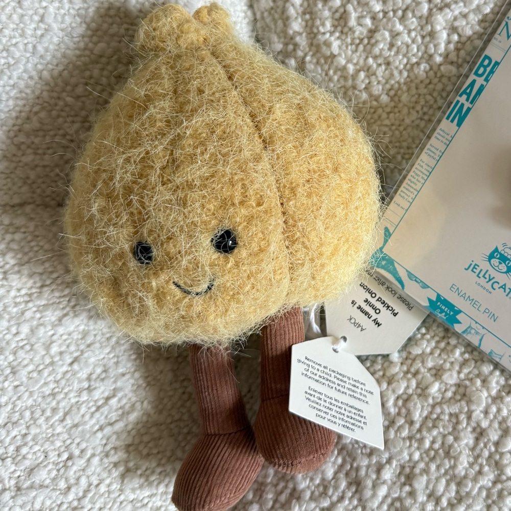 Jellycat Amuseables Onnie Onion Plush (NO pin)